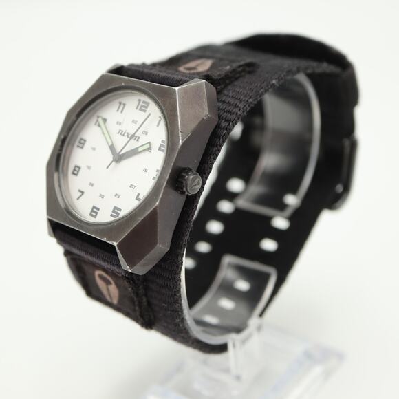 Nixon The Scout Mens Watch 35mm Silver Dial Black Nylon Strap with New Battery - Picture 10 of 15